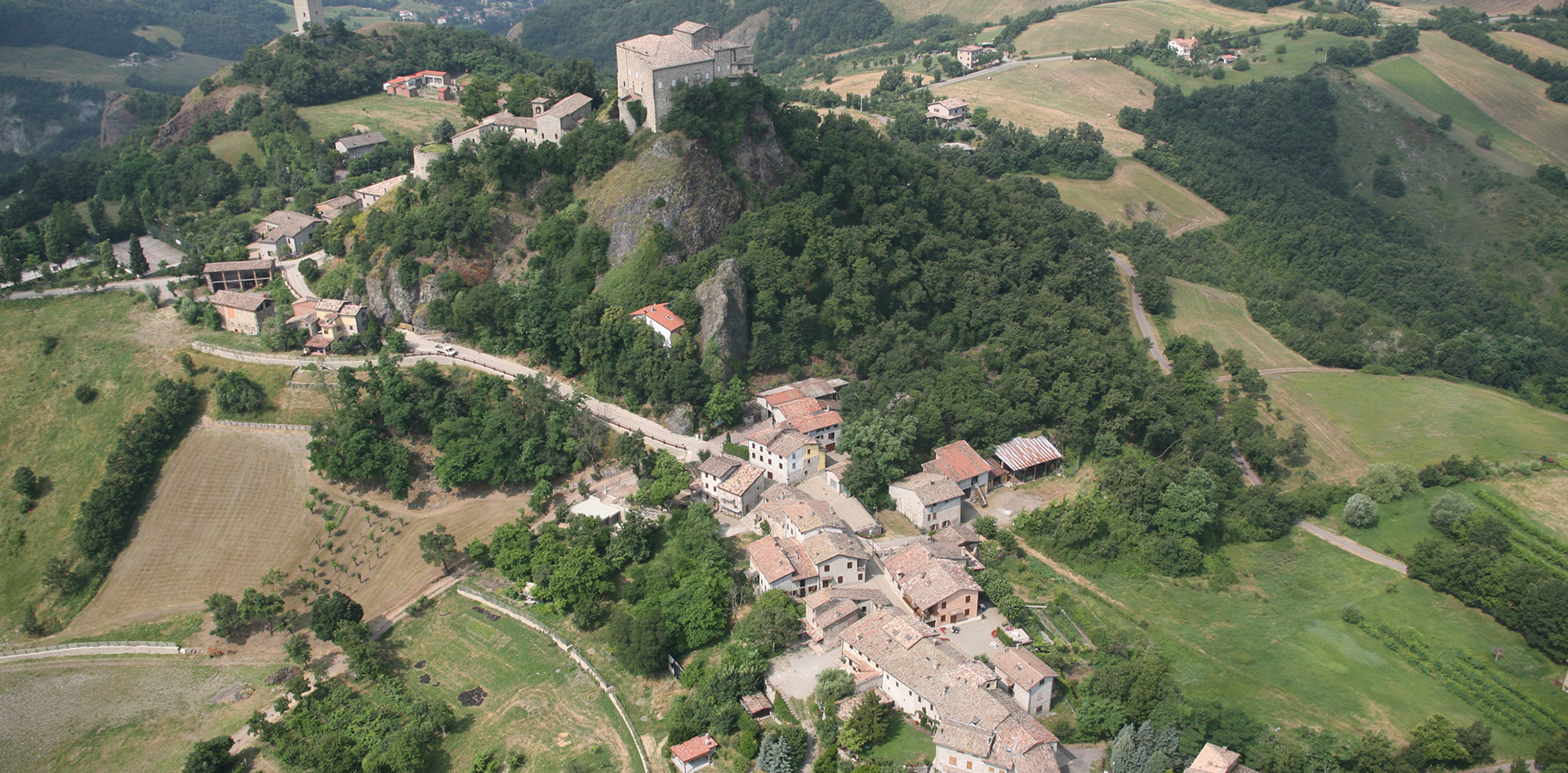 Borgo di Rossena, Binini Partners, Società di architettura e ingegneria